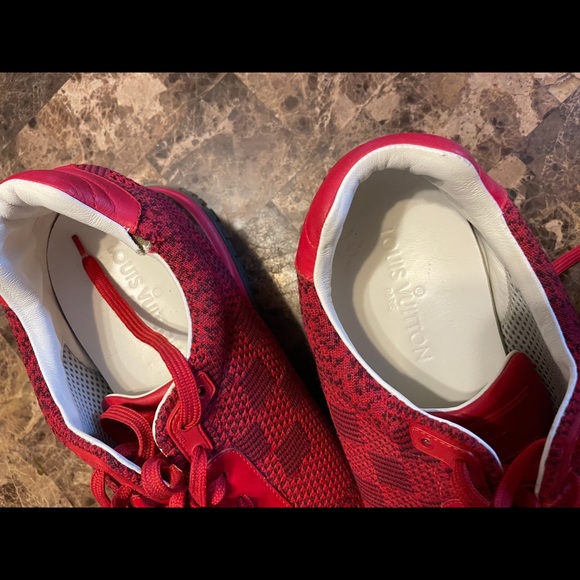 LOUIS VUITTON RED RUNNING SNEAKERS - Picture 3 of 10